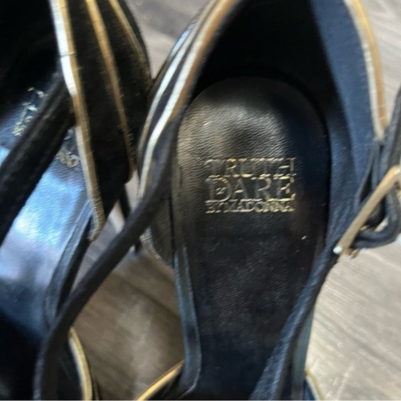 TRUTH OR DARE BY MADONNA WOMEN'S BLACK SUEDE STILETTO PUMP HEELS SIZE 8.5 - Picture 10 of 15